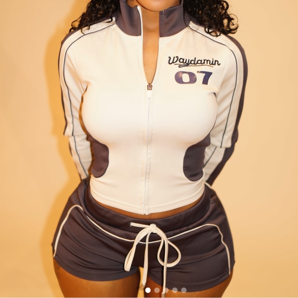 Waydamin 7VARSITY Mini Shorts Size M